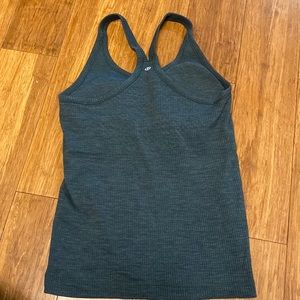 Lululemon ribbed tank top with removable padding